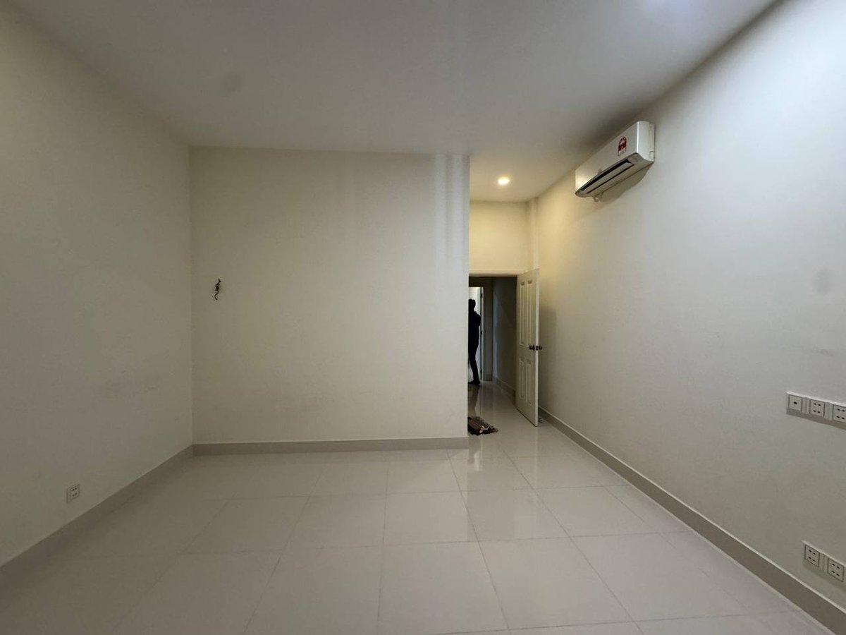 水净华区炳发集团店屋招租 月租$500