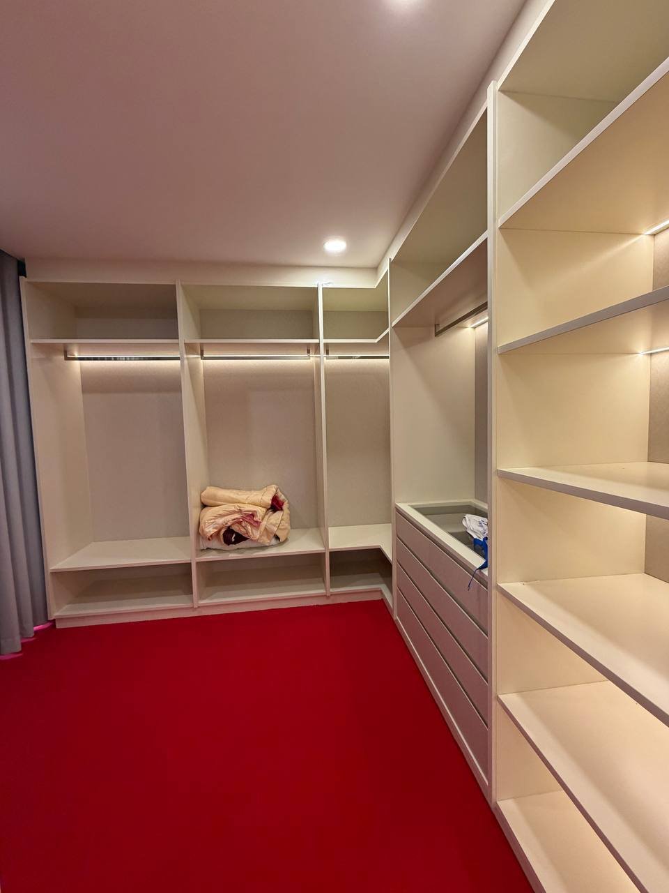 一号路炳发城小区王子别墅出租 月租$2800
