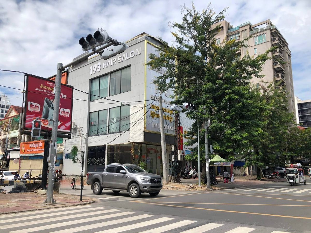 毛泽东大道优质转角店面招租,土地面积4x27米,建筑面积4x