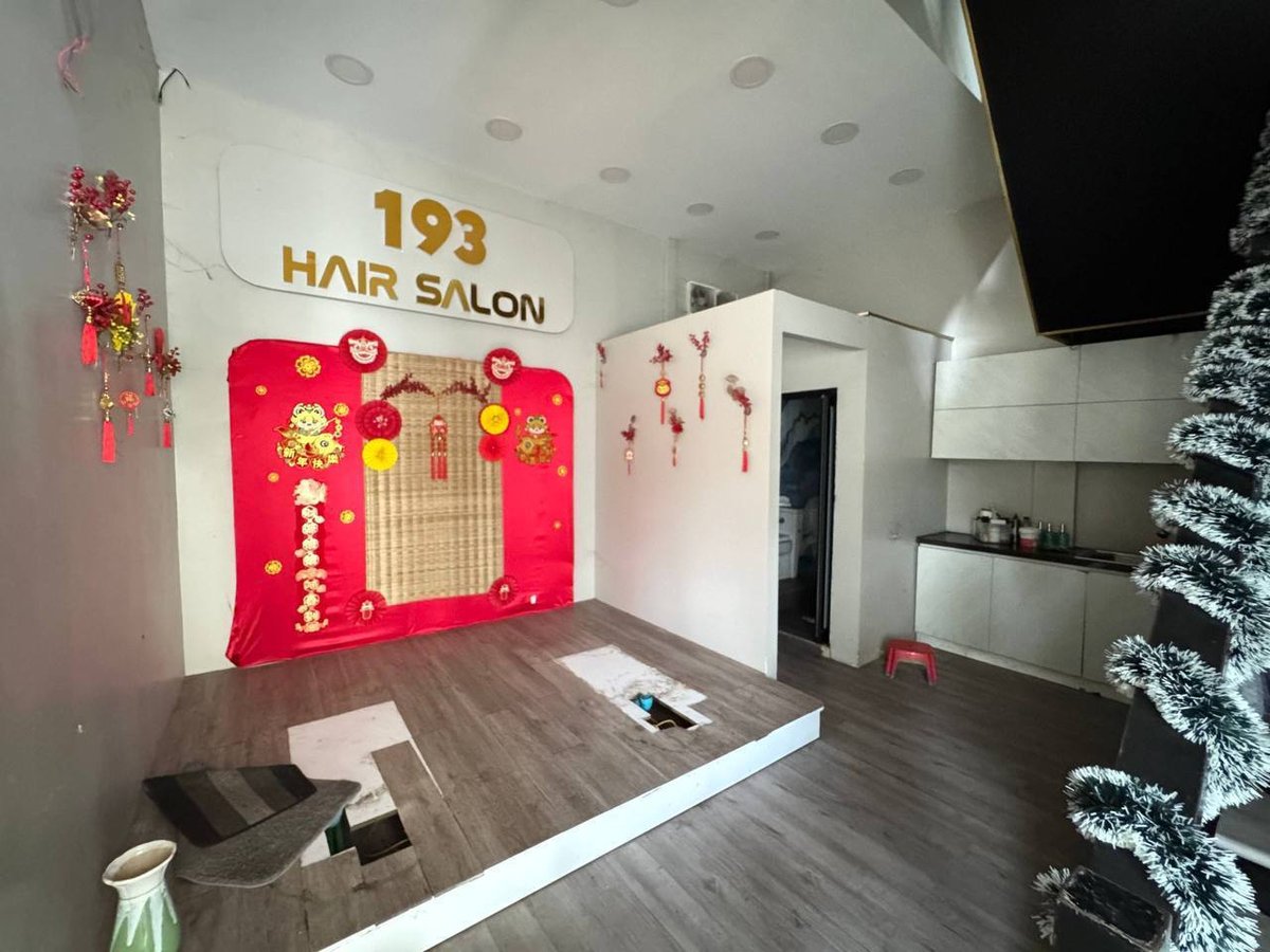 毛泽东大道优质转角店面招租,土地面积4x27米,建筑面积4x