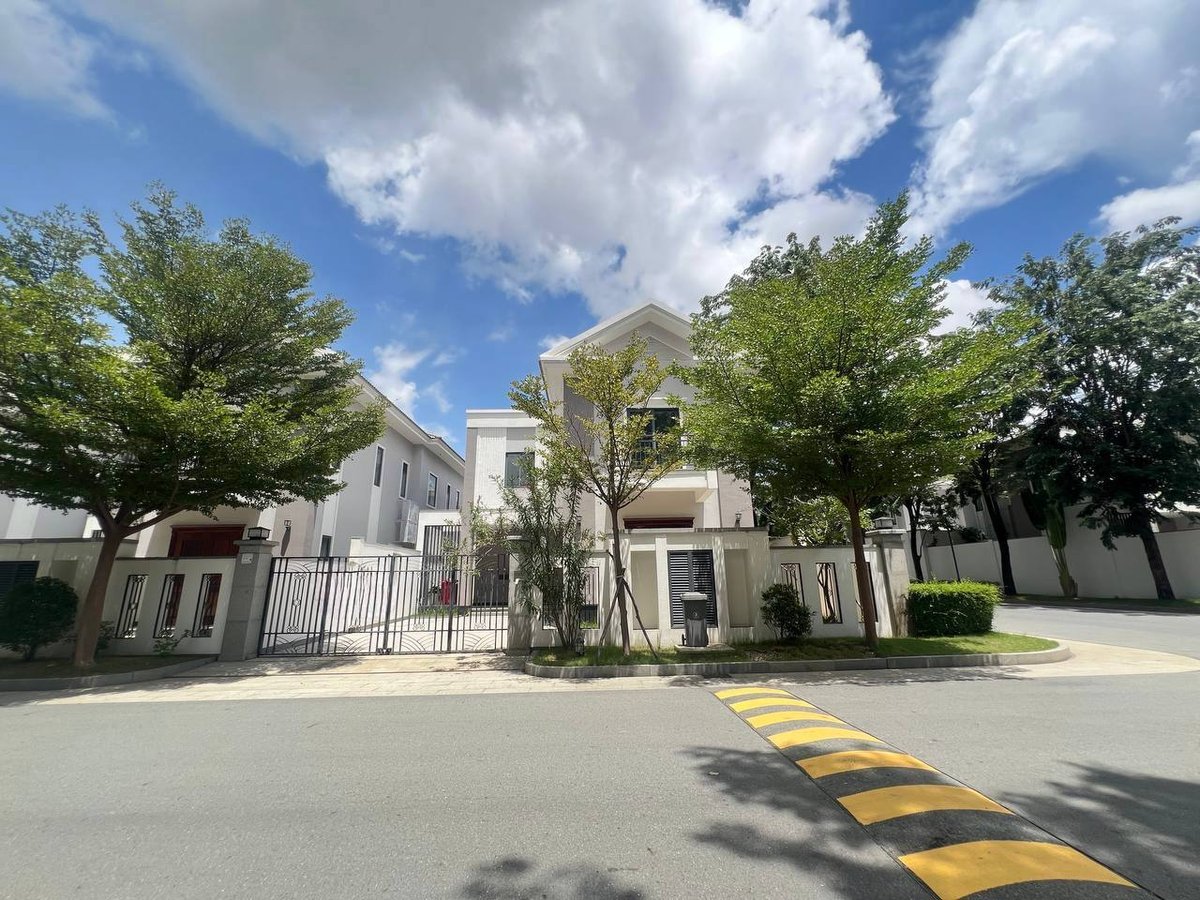 金边6号公路王子别墅招租 $2500 4+1房6卫家具齐全