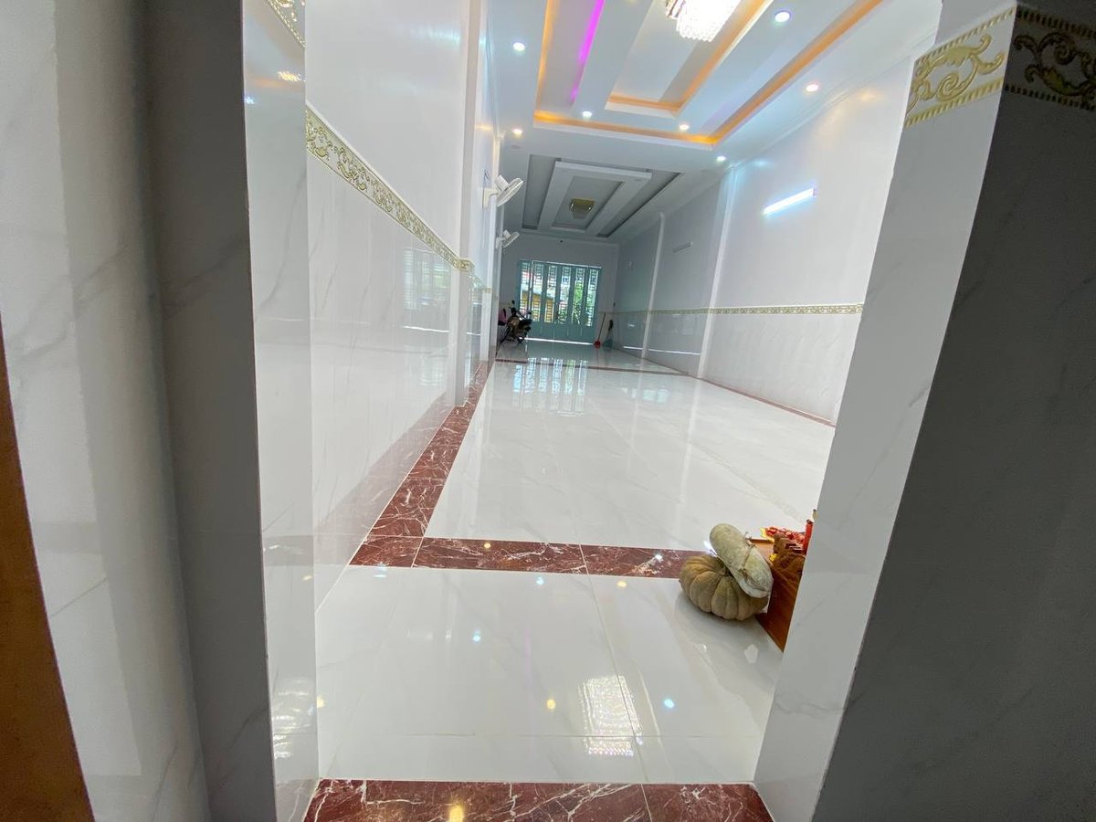 堆谷区临街店铺出租 月租$700可谈 5米×18米带1卫