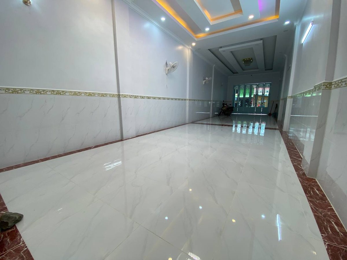 堆谷区临街店铺出租 月租$700可谈 5米×18米带1卫