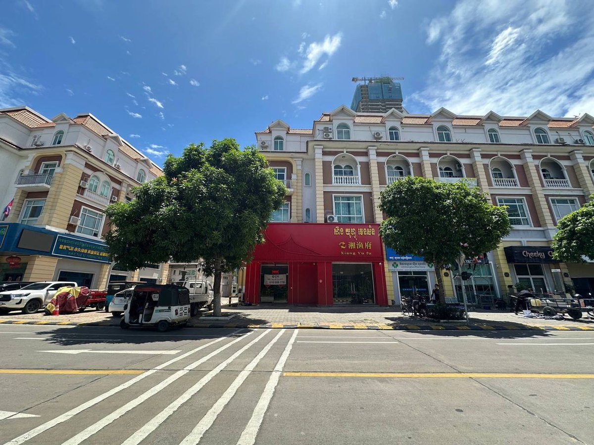 金边钻石岛转角位置放出两套连通商铺,合计12个房间