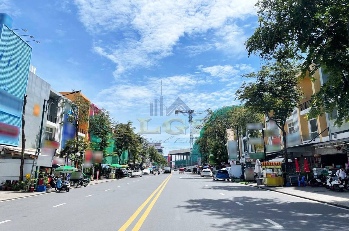 一号路炳发城(Borey Peng Huoth)主街店铺对外