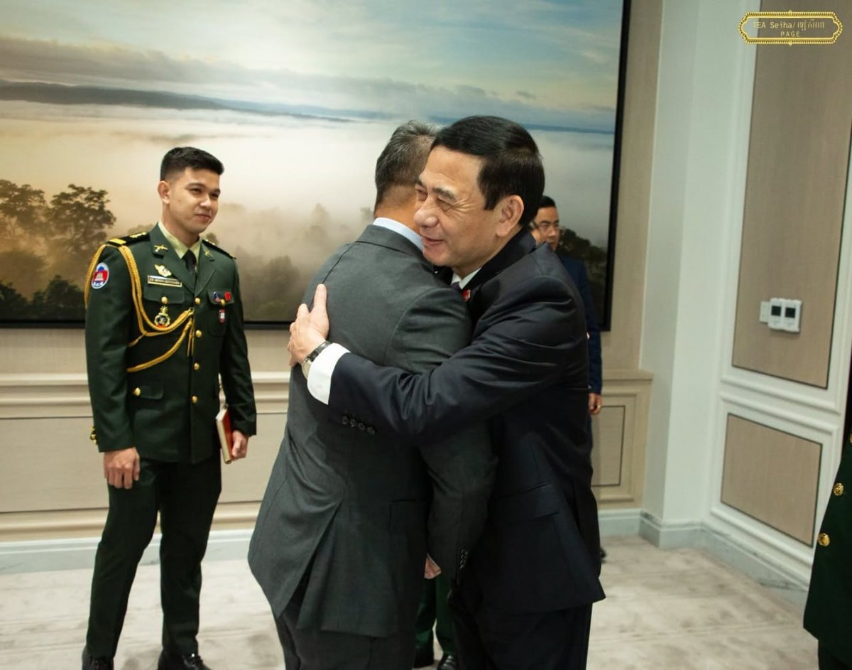狄西哈与越南国防部长举行双边会谈
