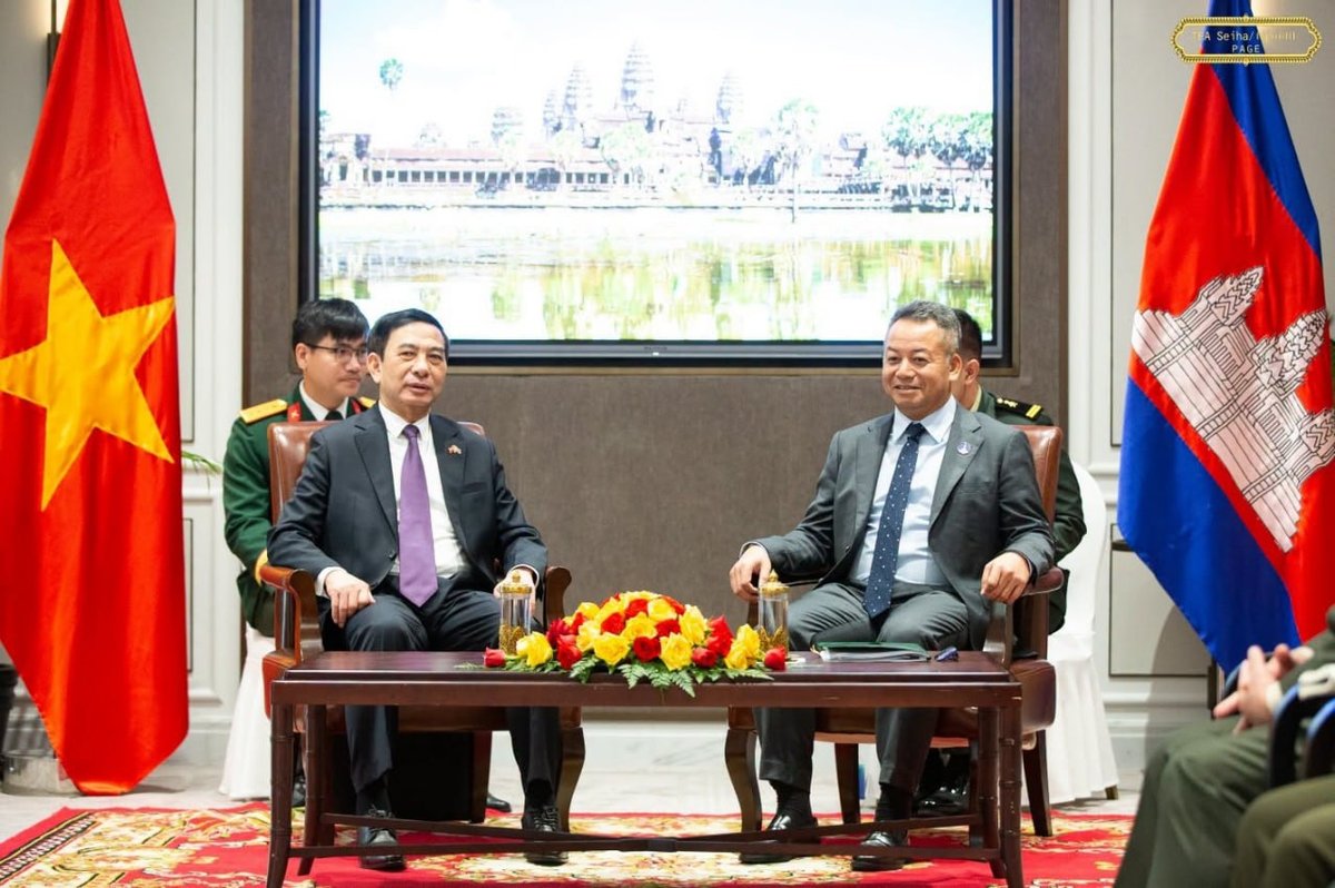 狄西哈与越南国防部长举行双边会谈