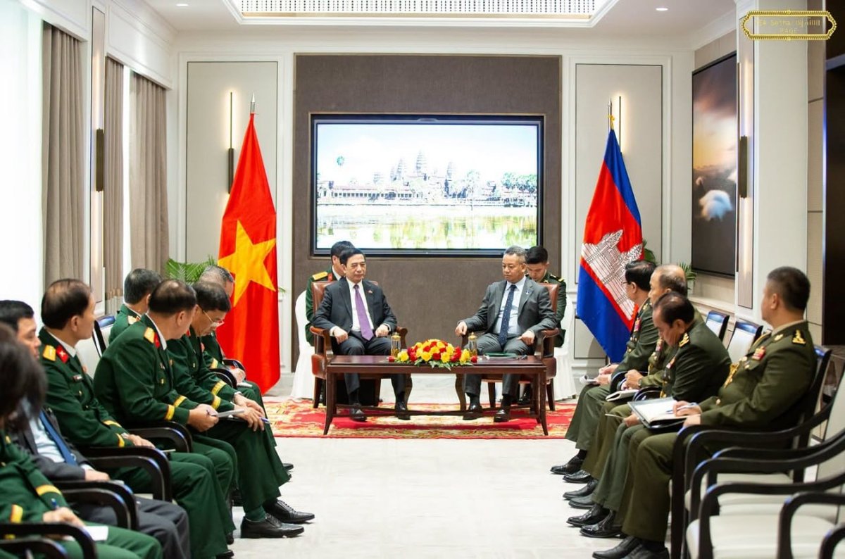 狄西哈与越南国防部长举行双边会谈
