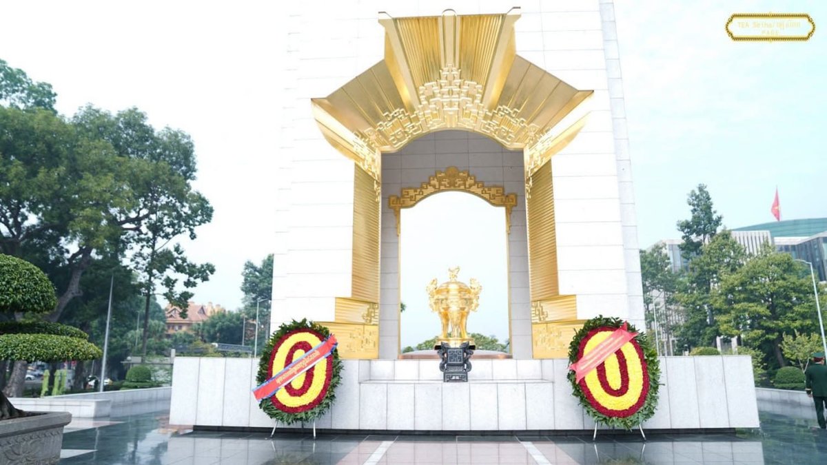 狄西哈部长访问越南 祭奠胡志明主席并开展军事交流