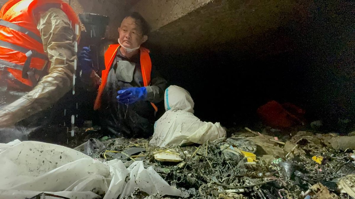 金边菩森芷区副区长Pang Lida带领团队深入金边国际机场