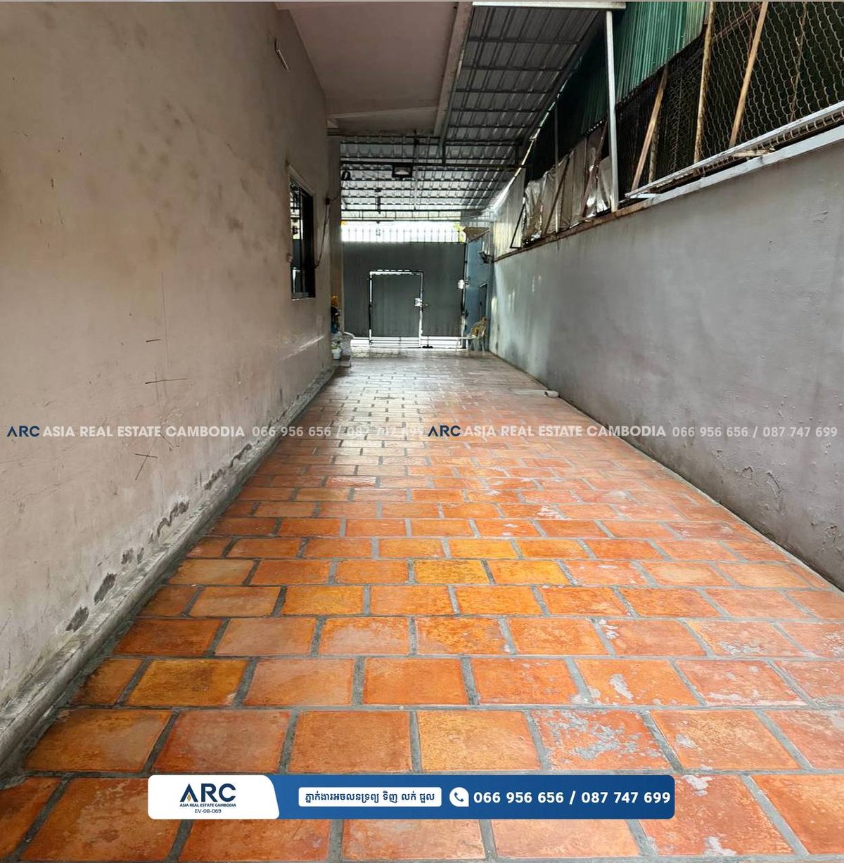金边BKK1核心区店屋急售,房屋面积6m x 16m,土地面