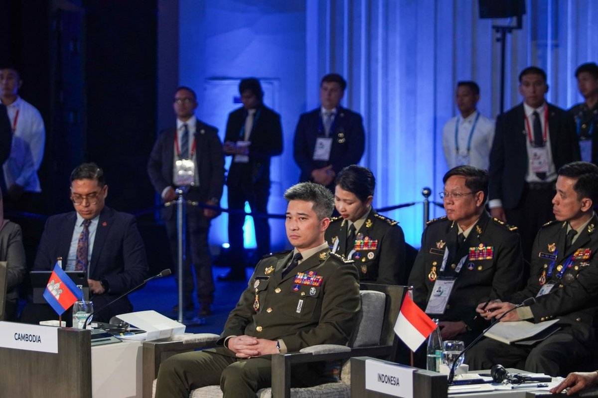 柬埔寨国防部出席东盟美国防长会议 11国代表聚首