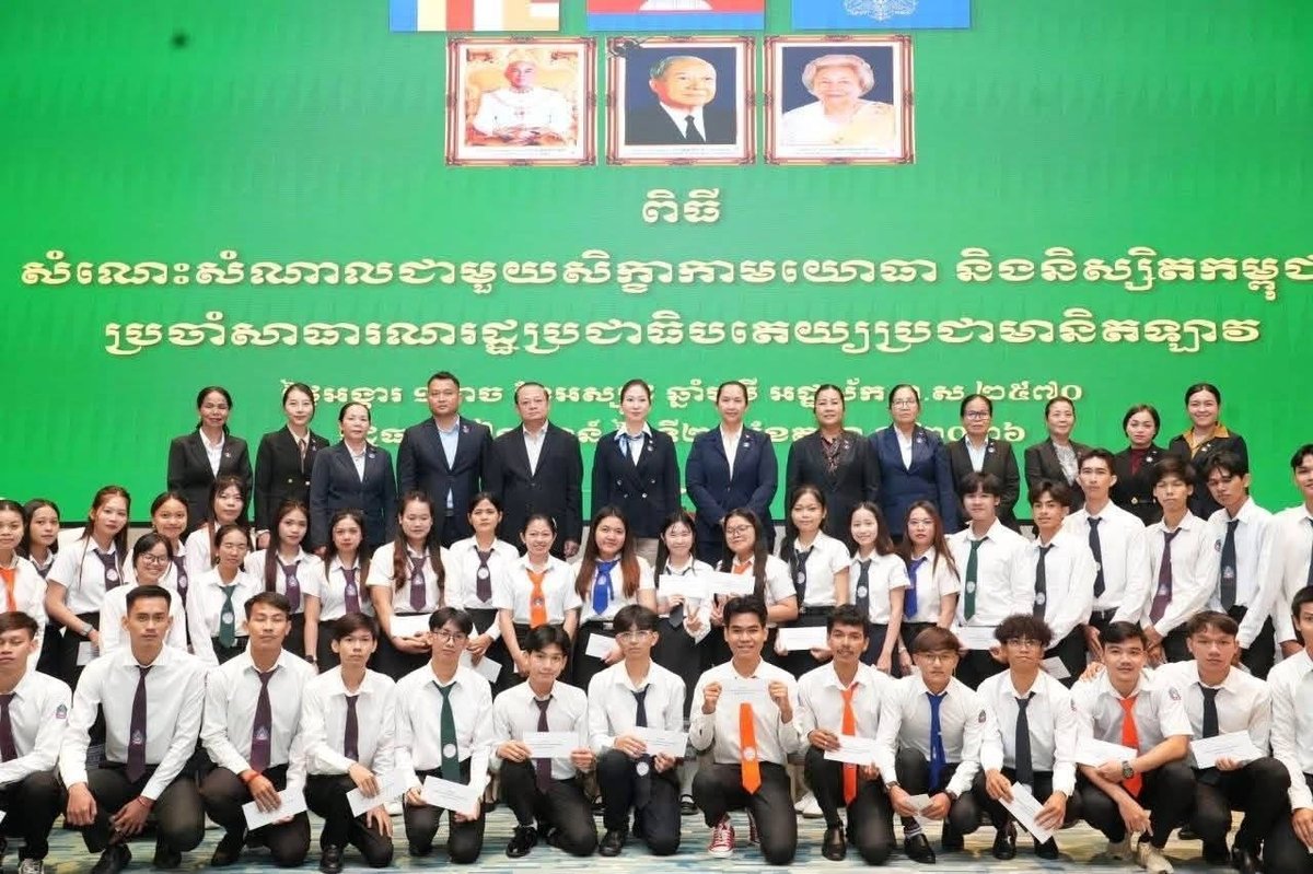国防部国务秘书赴老挝 慰问柬籍军校学员与留学生