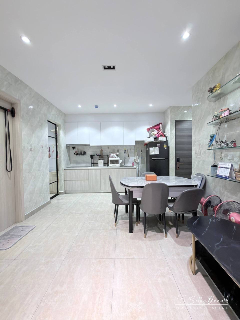 堆谷区BKK时代广场公寓三房招租 月租$550