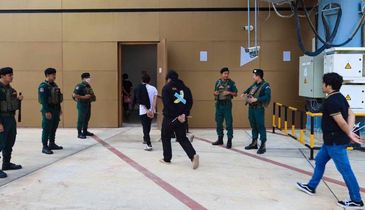180名涉嫌电诈印尼公民被遣返 德崇国际机场执行