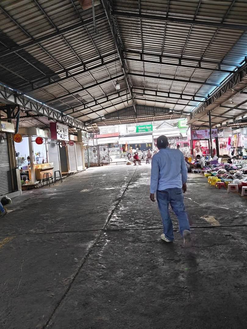 西港市场客流锐减 商贩呼吁房东降租