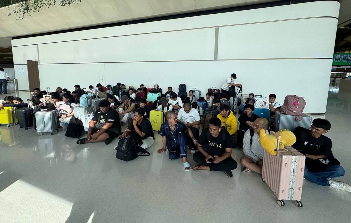 柬埔寨遣返72名印尼网诈人员 含12女性 德崇机场出境