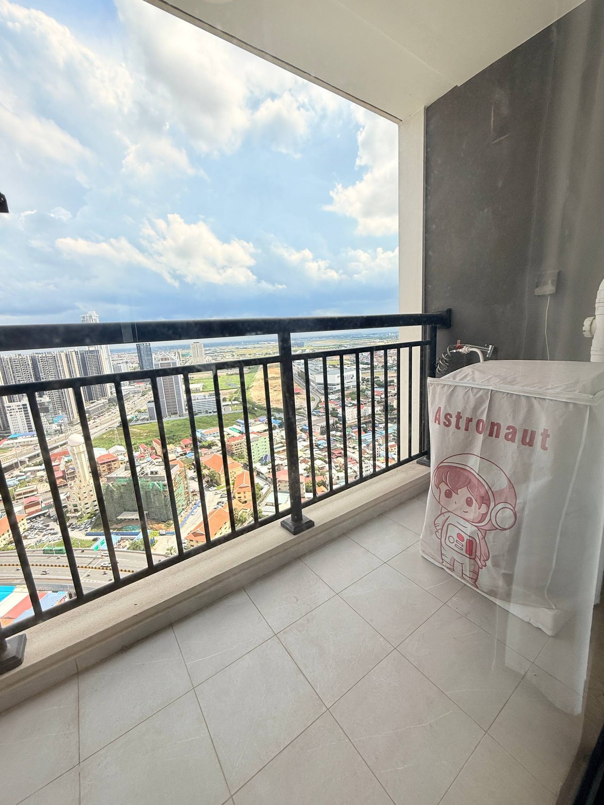 万景岗区Pinnacle Residence一房一厅招租 月
