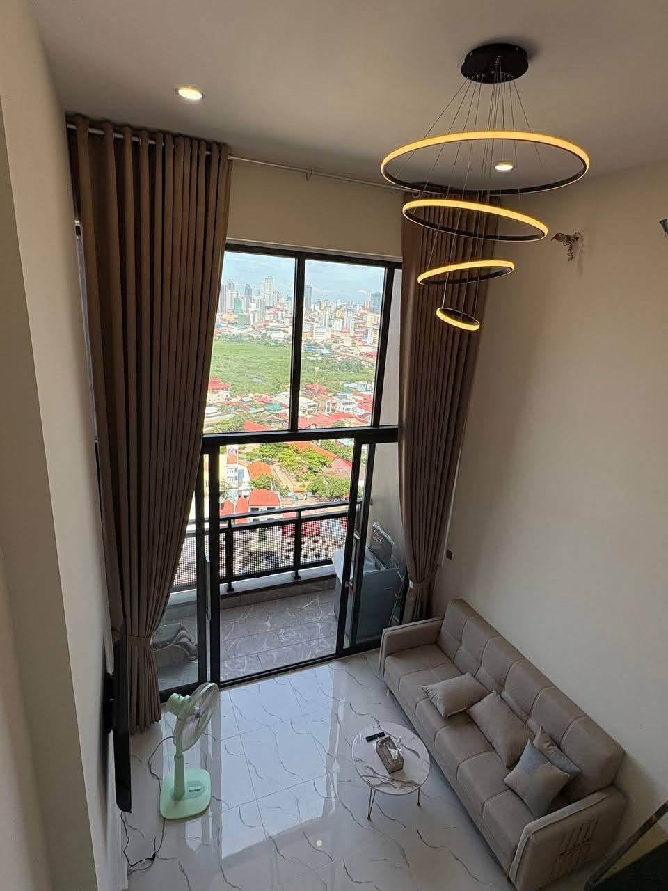 俄罗斯市场旁Condo L Tower两房 月租$370 泳