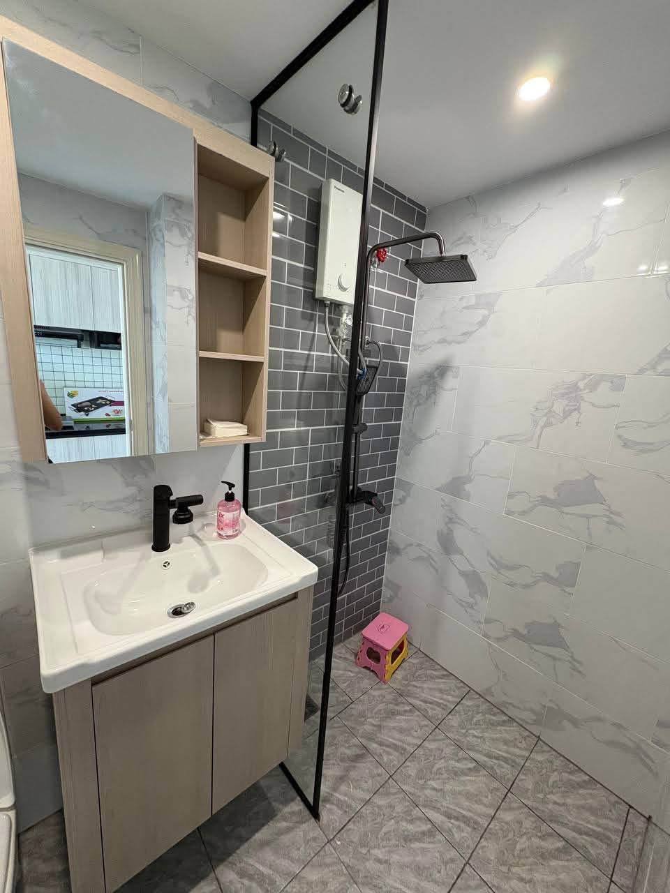 俄罗斯市场旁Condo L Tower两房 月租$370 泳