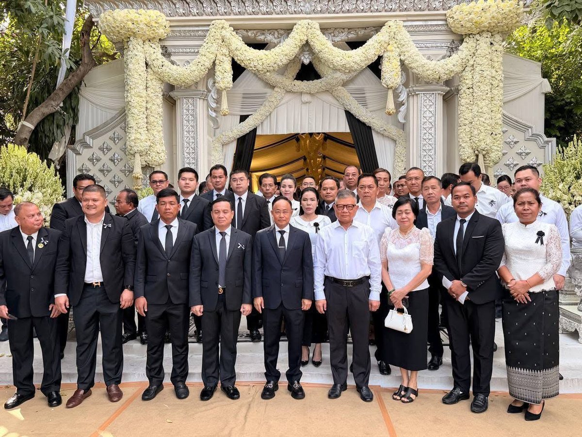 柬埔寨执政党青年工作组赴美出席悼念仪式