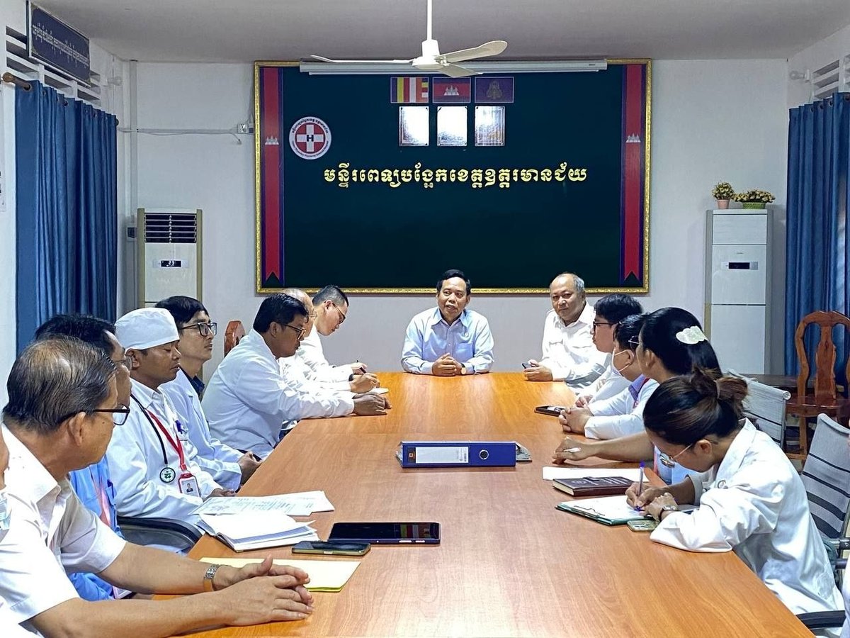 卫生部国务秘书视察奥多棉芷省医院,检查基础设施建设及医疗服务