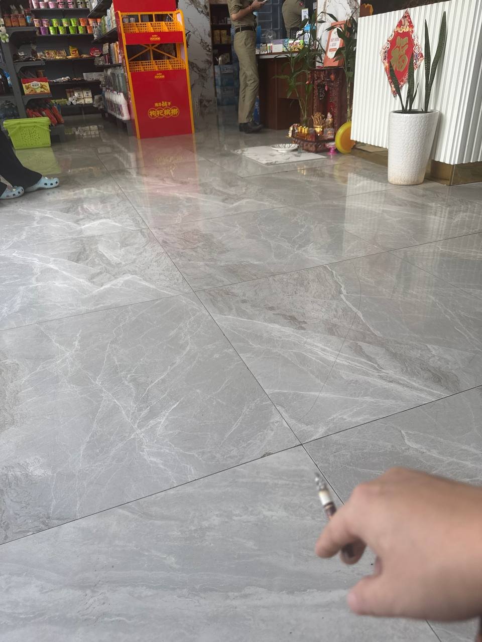 西港全城持续排查 提醒华人注意证件合规