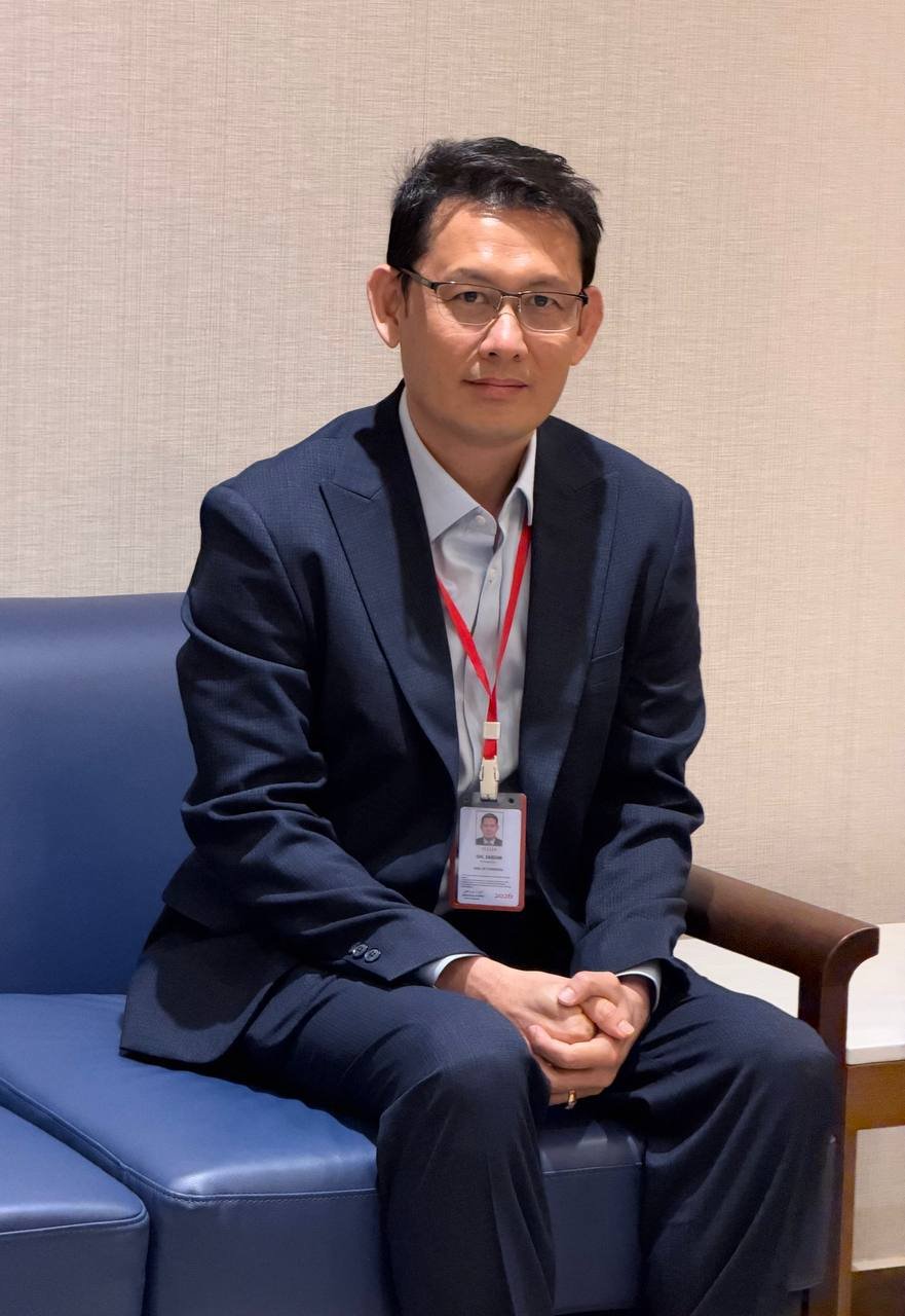 卫生部长秦拉率团赴菲律宾出席世卫区域会议