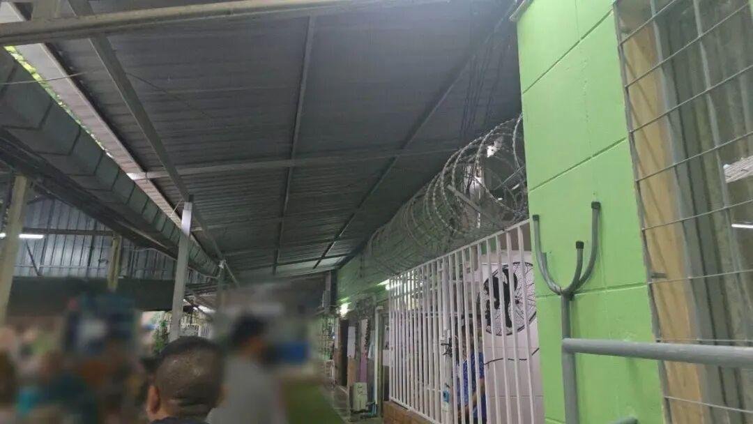 泰国养老院惊现铁笼床 女富商遭禁锢虐待