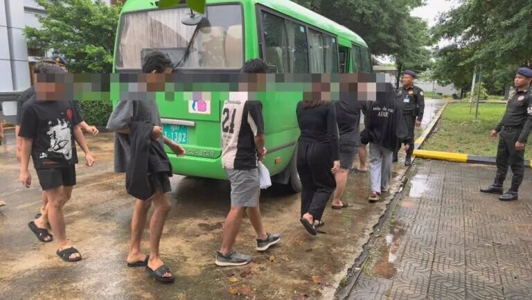 西港12名印尼籍网诈嫌疑人被羁押 查获大量作案设备