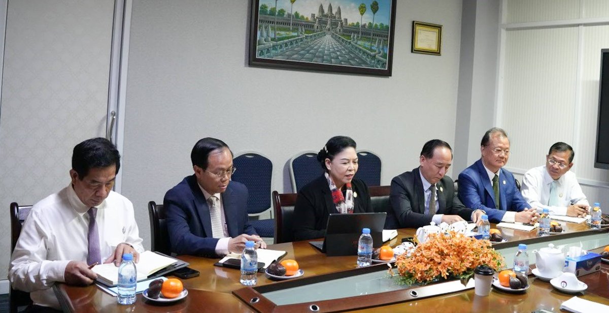卫生部会见美国CDC新任主任 磋商疫情预警与应急联防