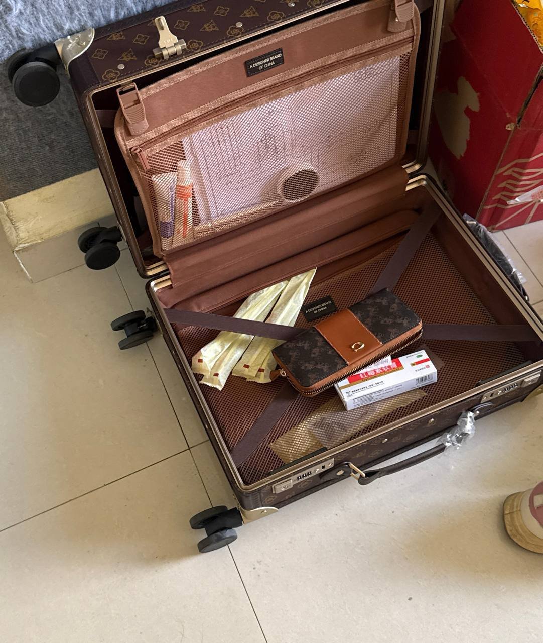 厦门航空托运行李现金被盗 提醒旅客贵重物品随身携带
