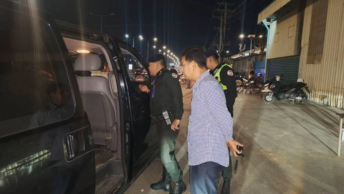金边当哥区2号国道设卡搜查武器及爆炸物