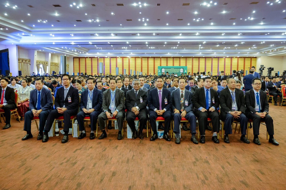 洪玛奈出席亚洲欧亚大学毕业典礼 强调教育医疗预算不减
