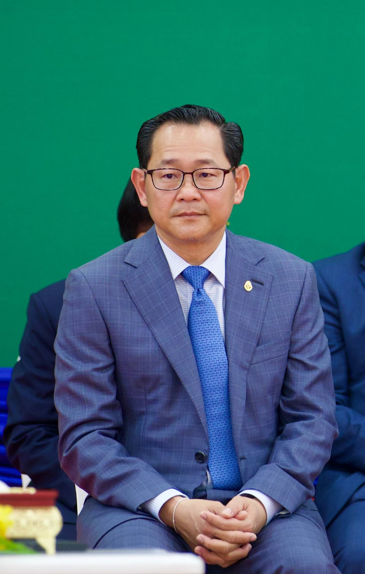 司法部长出席马德望UME大学毕业典礼 2001名学生获学位