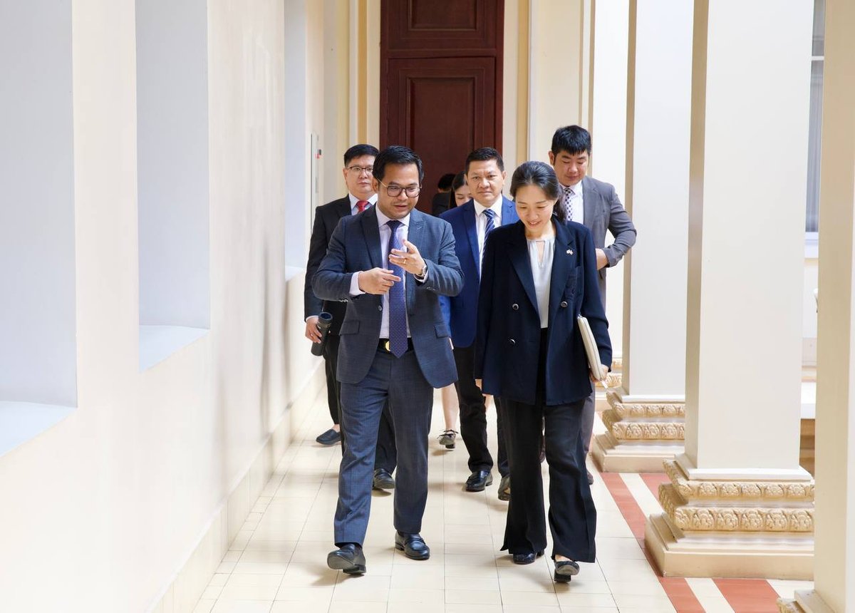 柬埔寨司法部与韩国驻柬大使馆举行工作会谈