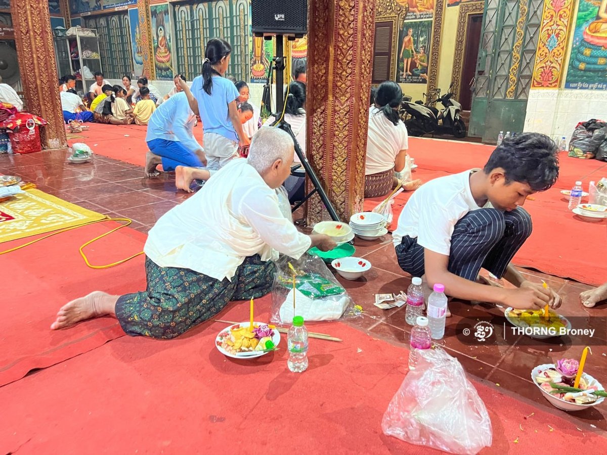暹粒民众冒雨参加传统祭祀活动 传承文化信仰