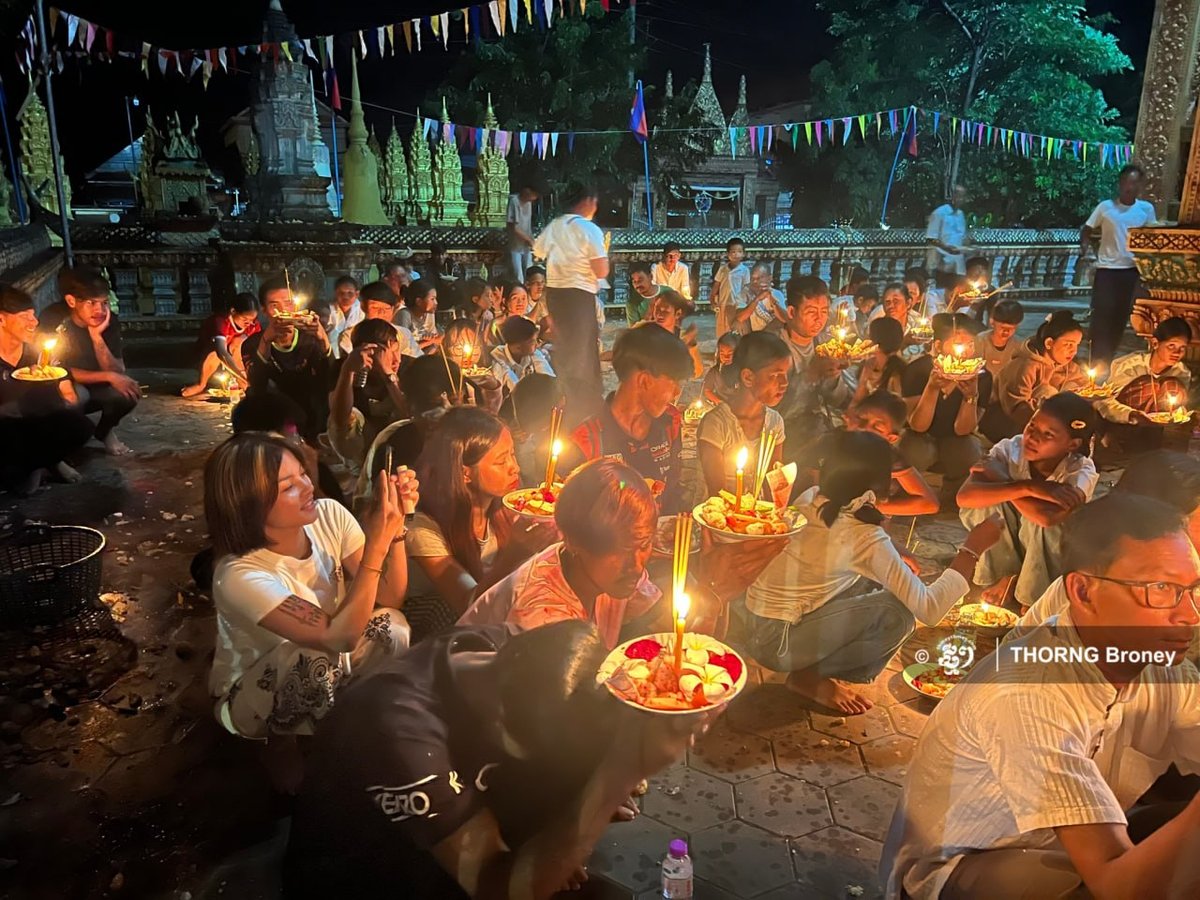 暹粒民众冒雨参加传统祭祀活动 传承文化信仰