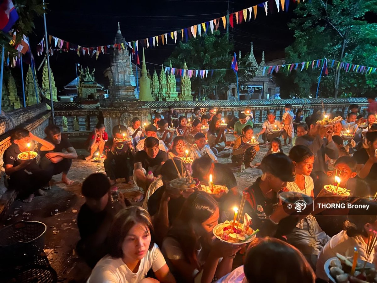 暹粒民众冒雨参加传统祭祀活动 传承文化信仰