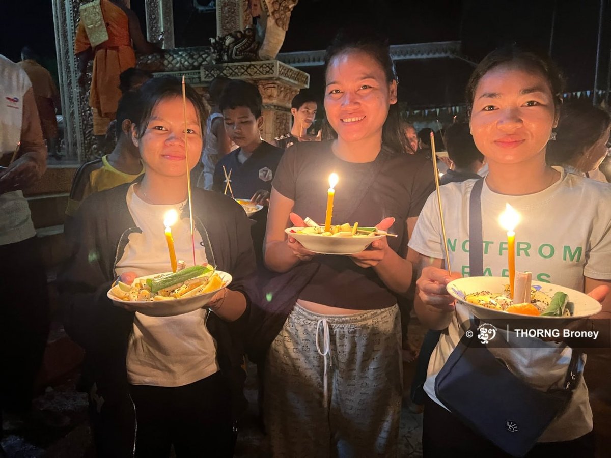 暹粒民众冒雨参加传统祭祀活动 传承文化信仰