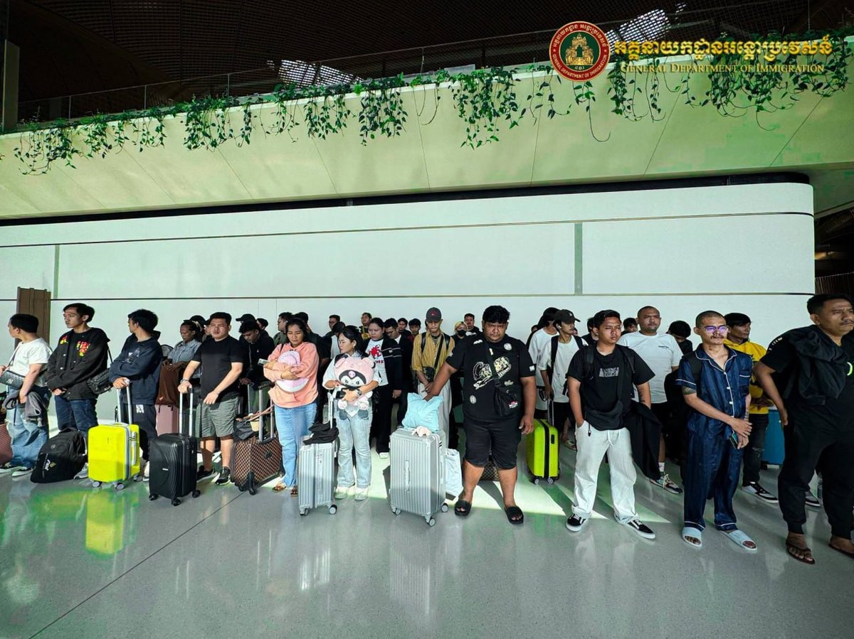 72名印尼人涉网诈被驱逐 德崇机场遣返