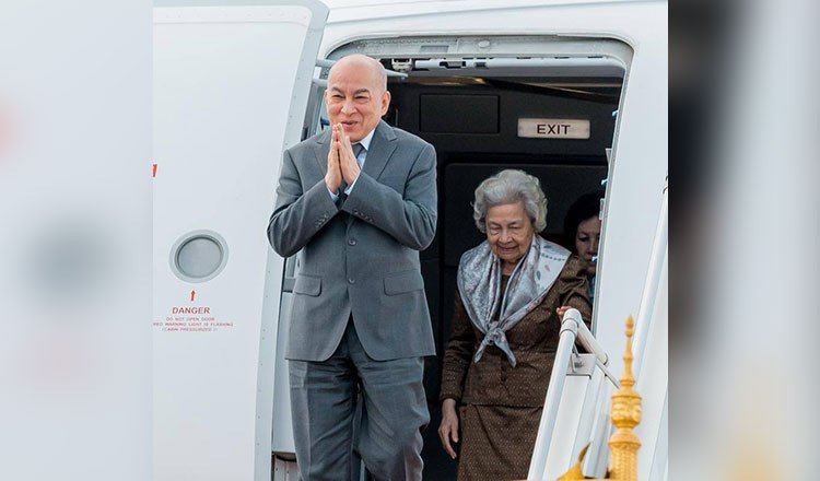 西哈莫尼国王与莫尼列太后结束为期一个月的北京例行体检,已于昨