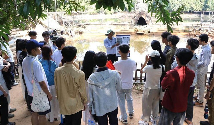 柬埔寨理工学院学生赴吴哥窟开展科技保护调研