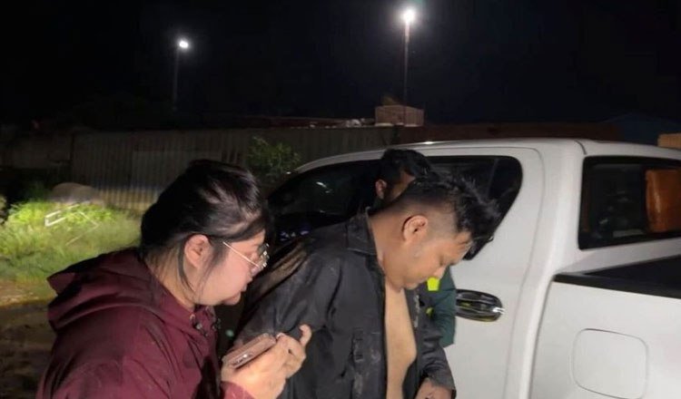 柬埔寨矿产能源部一名副总干事因枪击并重伤其子,目前已被警方逮