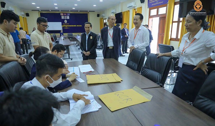 466名教师获批调往金边公立学校任教