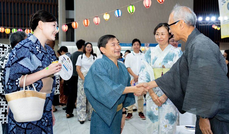 劳工部部长出席Bon Odori节 强化柬日文化与外交纽带