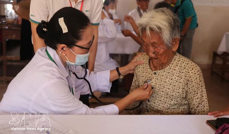 越柬人道主义医疗活动在金边雷西郊区举行