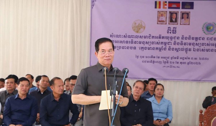 金边市长呼吁加强对老年人关怀 确保弱势群体获援助