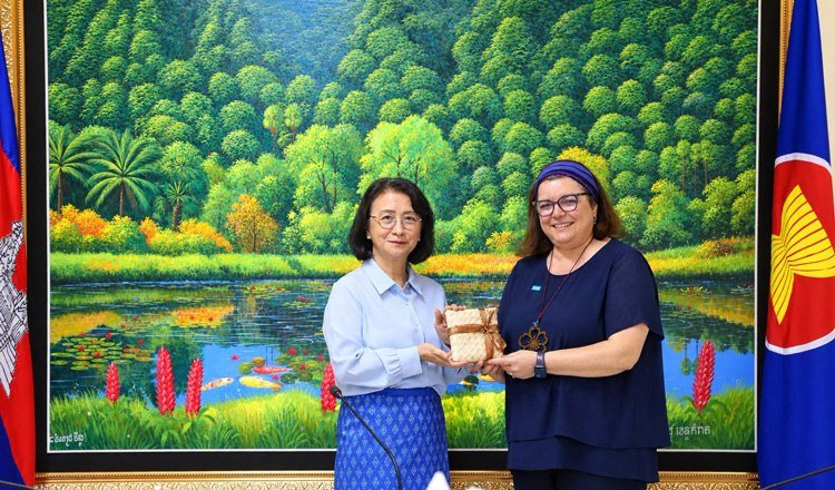 妇女事务部部长与联合国儿童基金会驻柬代表会晤,双方承诺加强合