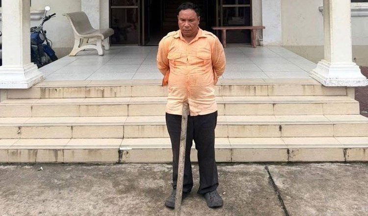 金边男子持铁管行凶致人死亡 嫌疑人已被警方逮捕
